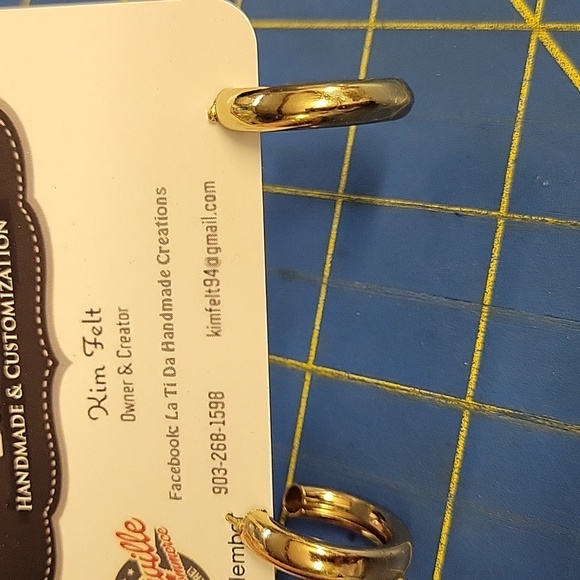 Felt's Fun Finds Jewelry - Smooth Silver Tone 1" Hoop Earrings